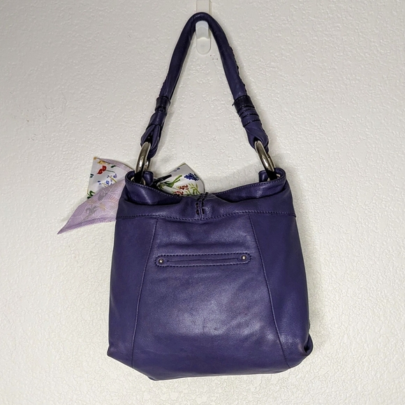 B. Makowsky Purple Leather With Silver Hardware‎ Shoulder Bag - Picture 2 of 16